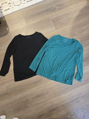 Susan Graver Teal V-Neck Long Sleeve Top (paired with Black Long Sleeve)